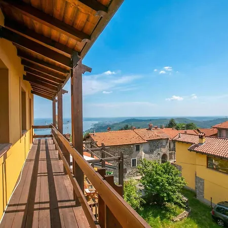 La Casa Nel Borgo: View Terrace - Happy Nyaraló Nebbiuno